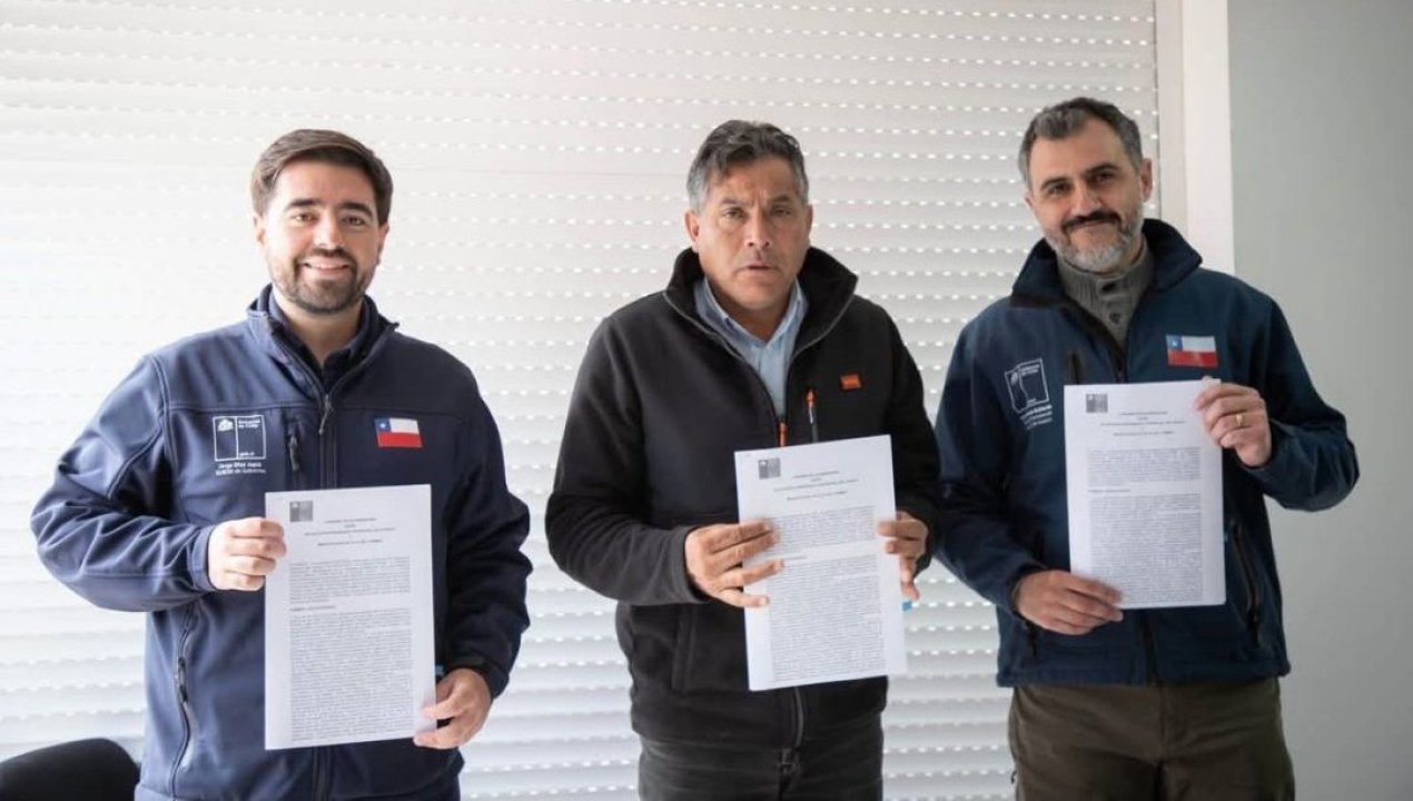 /gobierno-y-municipalidad-de-alto-del-carmen-firman-convenio-para-reforzar