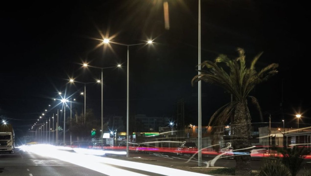 /avenida-diego-portales-vuelve-a-estar-iluminada-gracias-al-plan-maestro-de