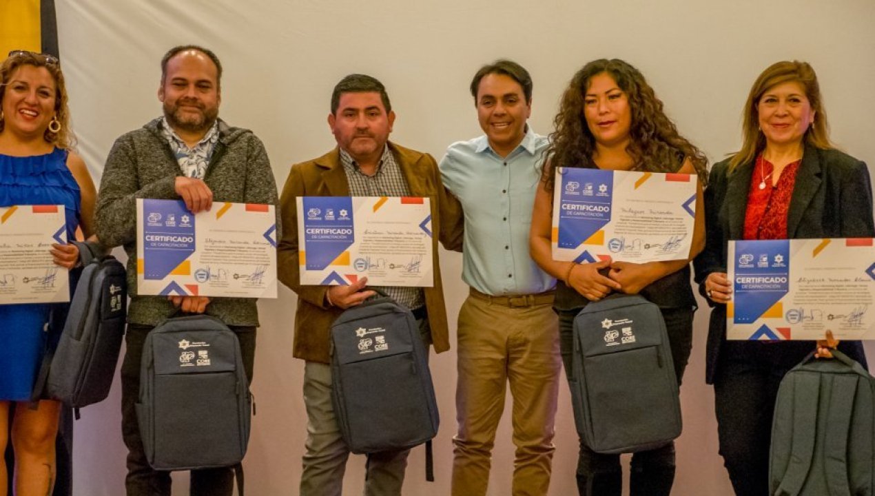 /certifican-a-200-emprendedores-de-arica-y-codpa-capacitados-en-herramientas