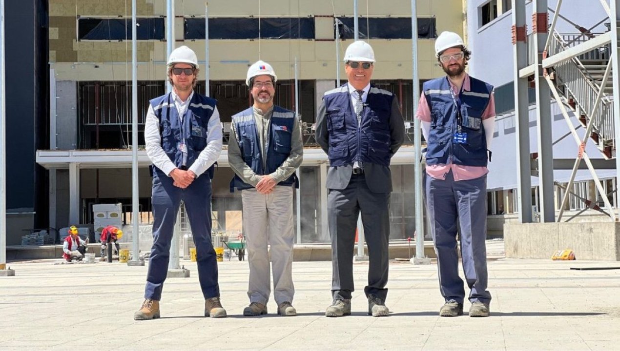 /diputado-enrique-lee-visita-hospital-en-construccion-de-la-region-de