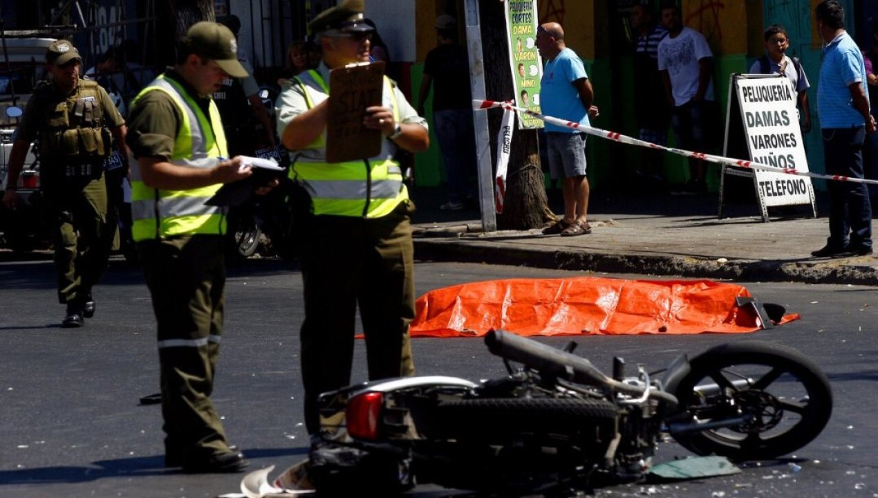 /regionales/region-de-coquimbo/motociclista-evade-control-policial-en-coquimbo-y-muere-tras-colisionar-con