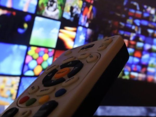 Mega arrasa el viernes y domingo, pero CHV sorprende el sábado en el rating