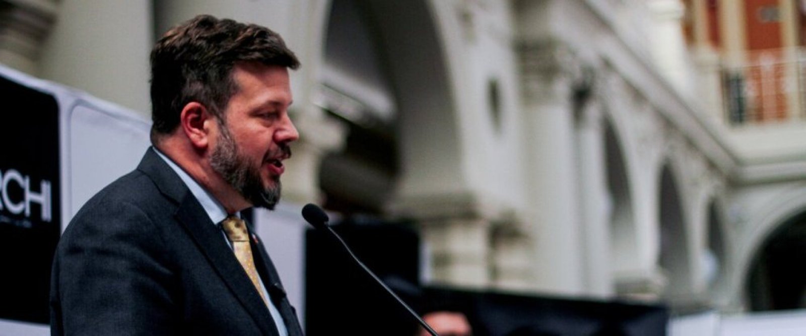 “No puede tener gente de 80 y 90 años pudriéndose en una cárcel”: Kaiser defiende indulto a Krassnoff en debate Archi