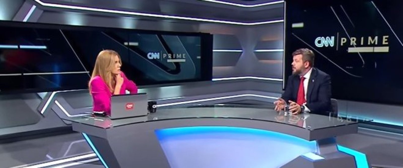 Gobierno actual no ejecutaría desalojo en San Antonio y Kaiser afirma que Kast lo resolvería en una semana