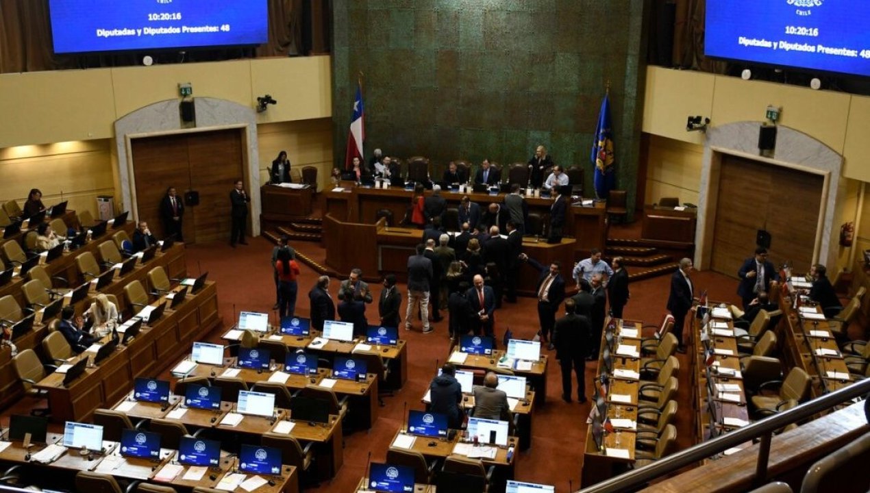 /magazine/otra-vez-sesion-en-la-camara-de-diputados-es-suspendida-por-falta-de